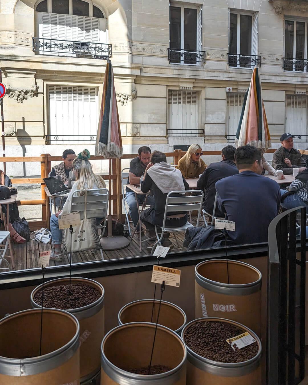 specialty coffee shop noir in paris france 1